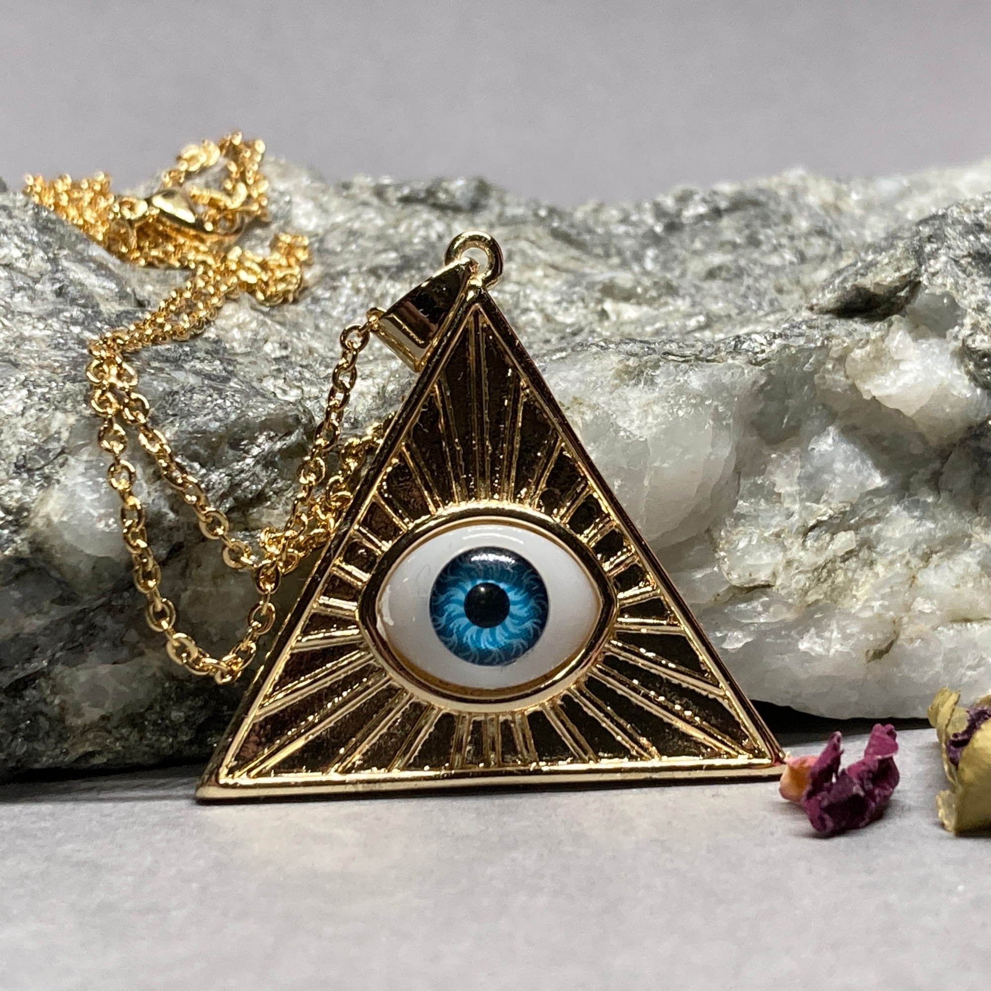 the all seeing pendant the all seeing pendant